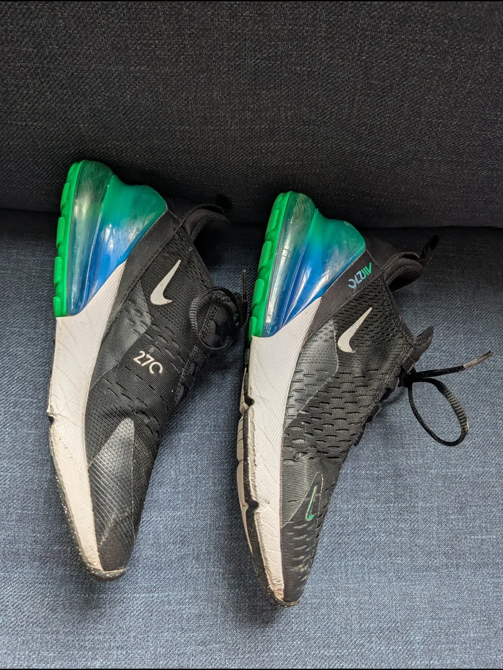 Nike sneakers black