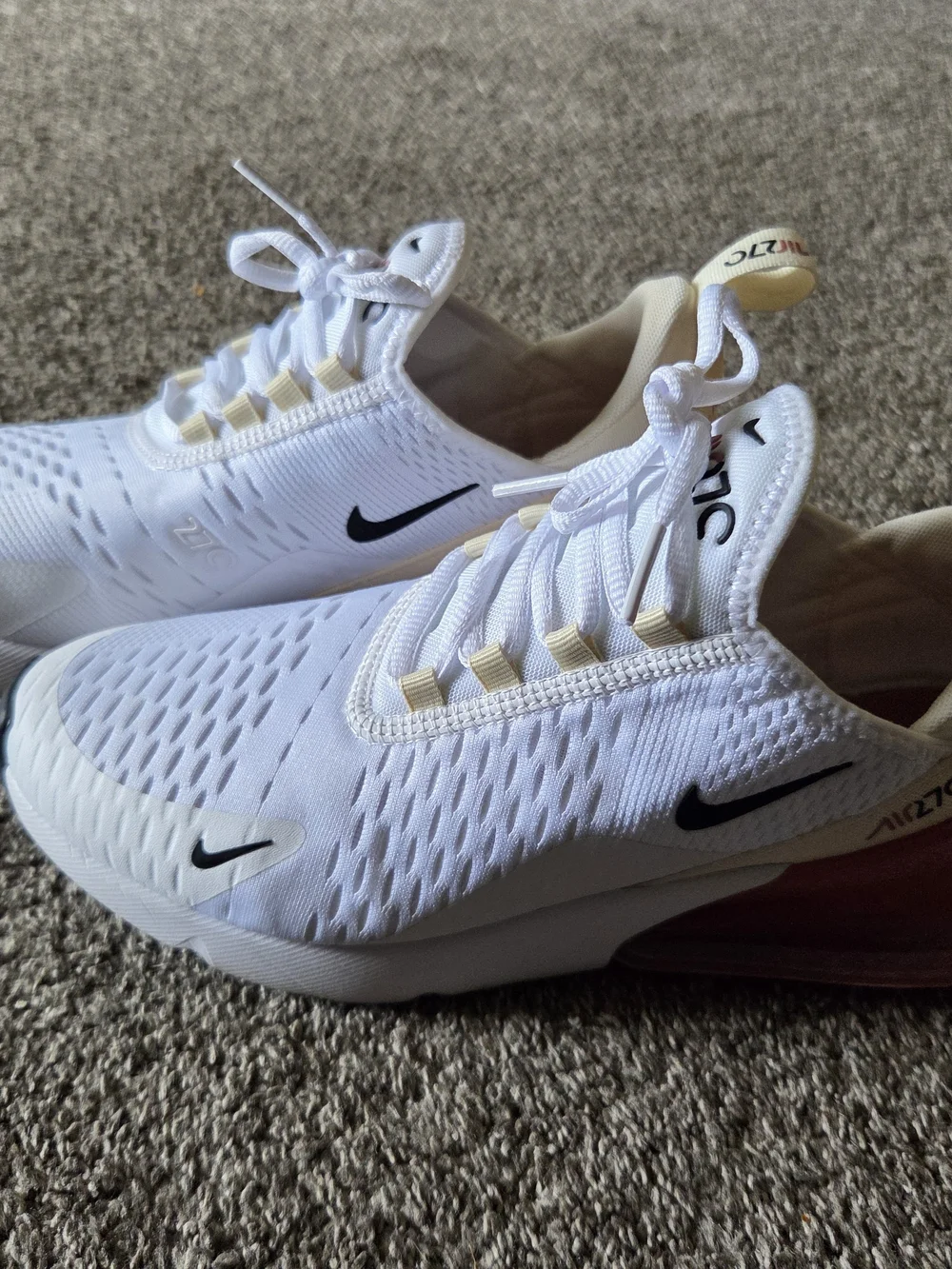 Womens Nike Air Max 270 White/Beige Running Shoes 8.5