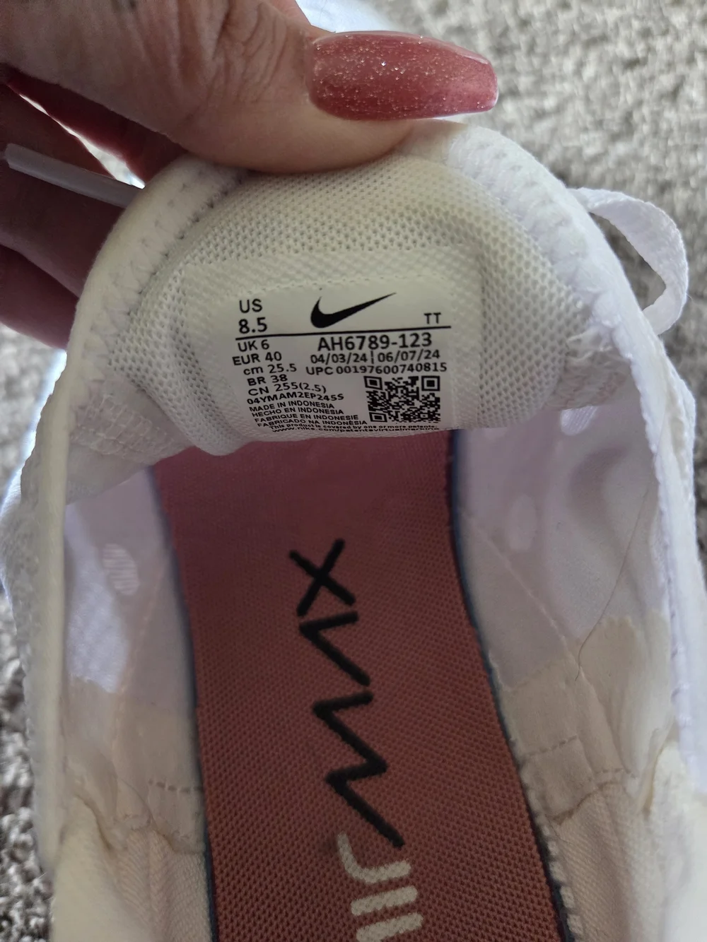 Womens Nike Air Max 270 White/Beige Running Shoes 8.5