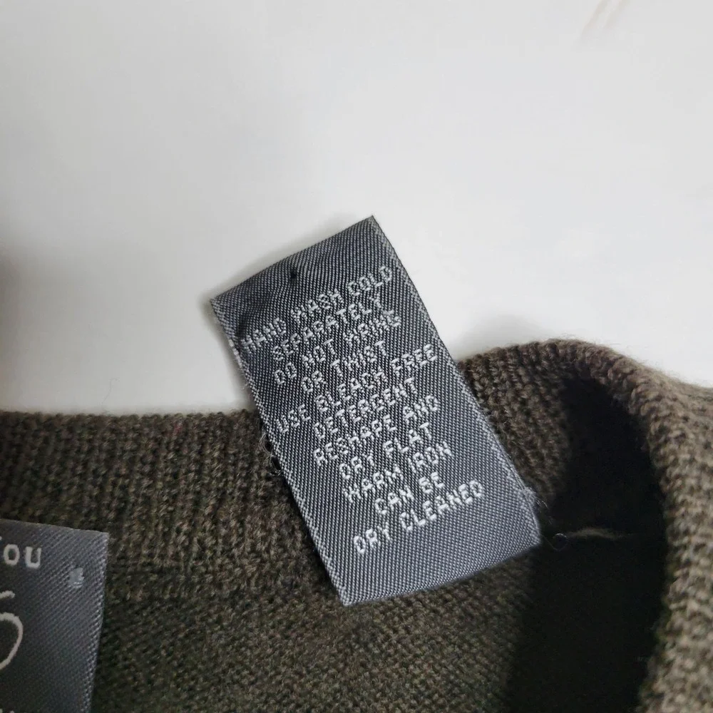 Lord & Taylor neck design