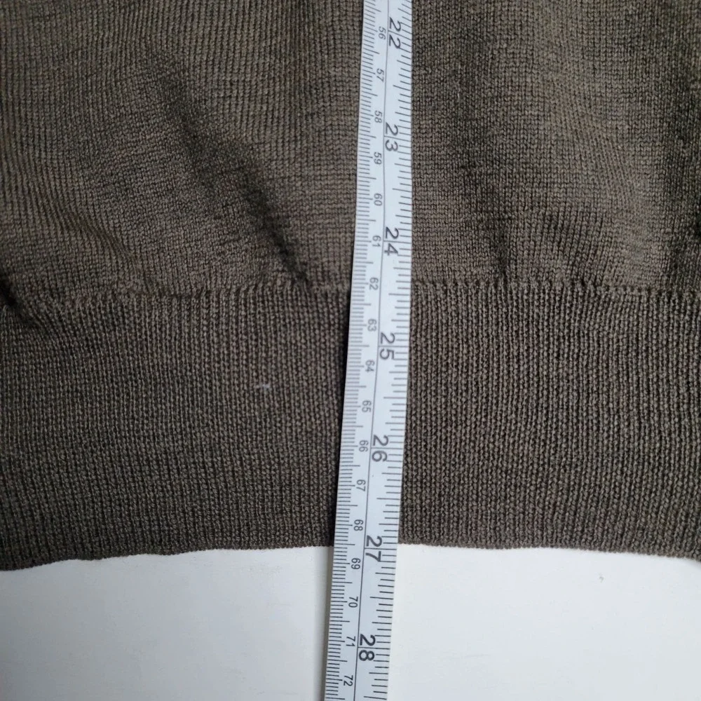 Lord & Taylor neck design