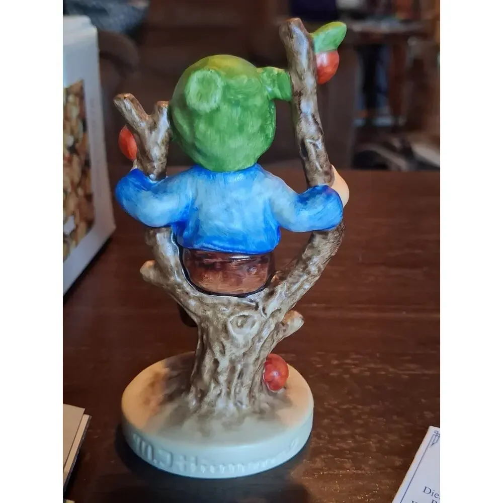 Hummel, Goebel this figurine