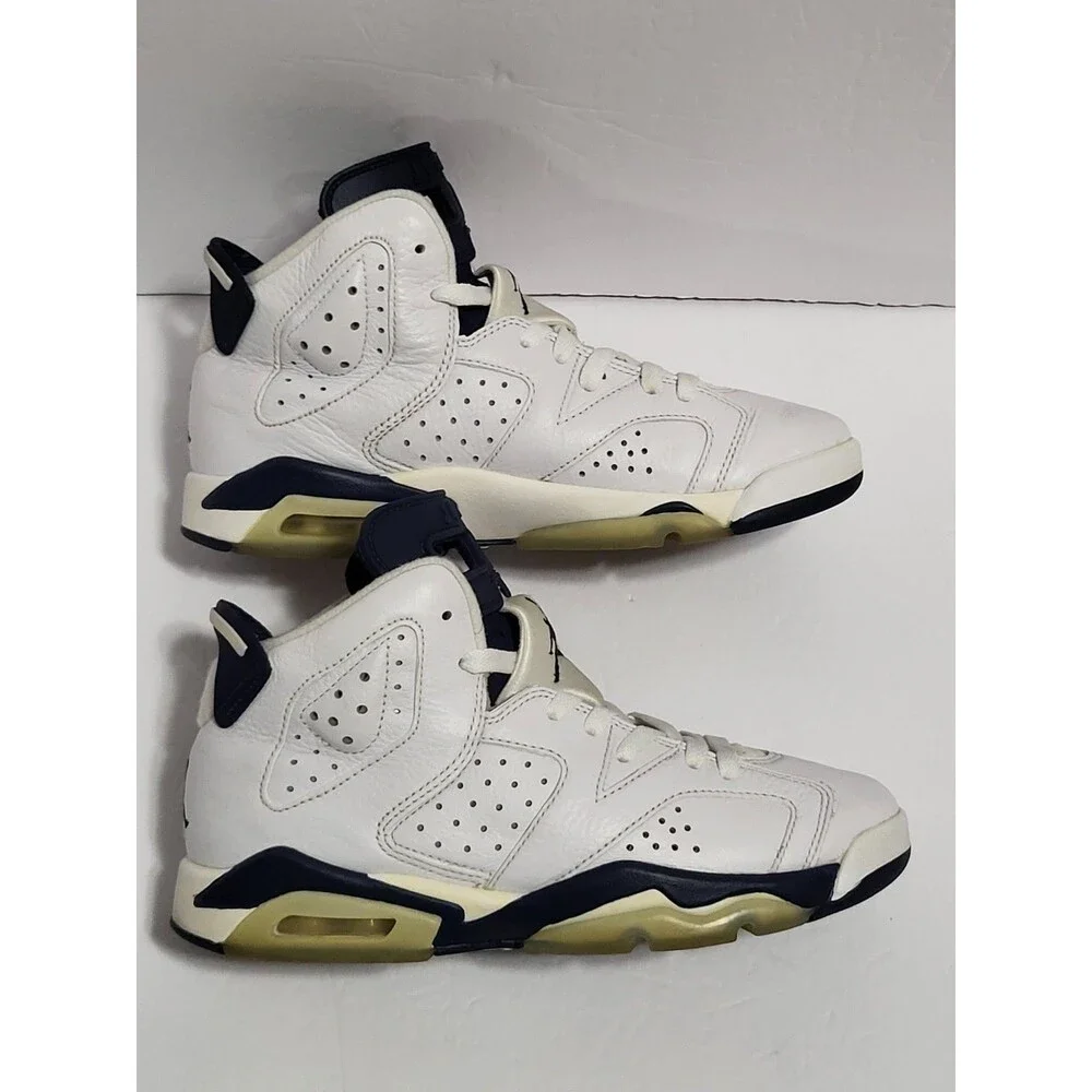 Nike  Air Jordan 6 (384665-141) White Basketball Shoes Size Youth 5.5Y