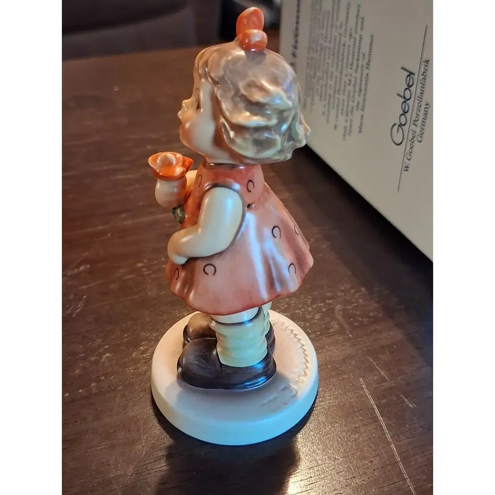 Hummel this figurine