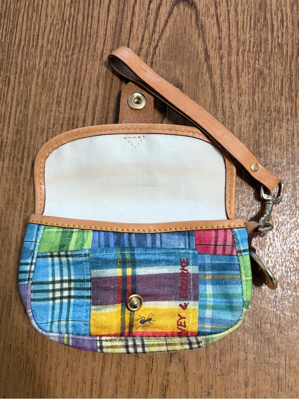 Dooney & Bourke easy looks