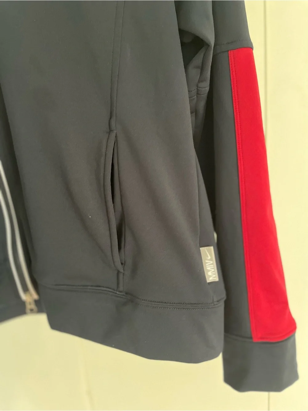 Women’s XL Nike Training Dri-Fit Navy/Red Hooded Jacket