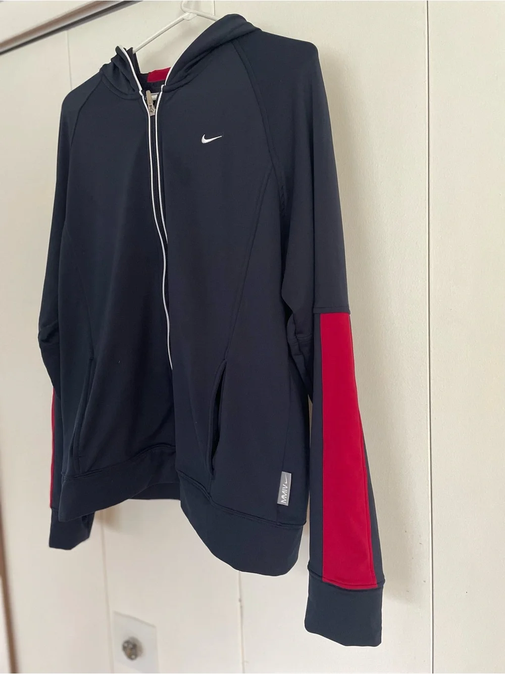Women’s XL Nike Training Dri-Fit Navy/Red Hooded Jacket