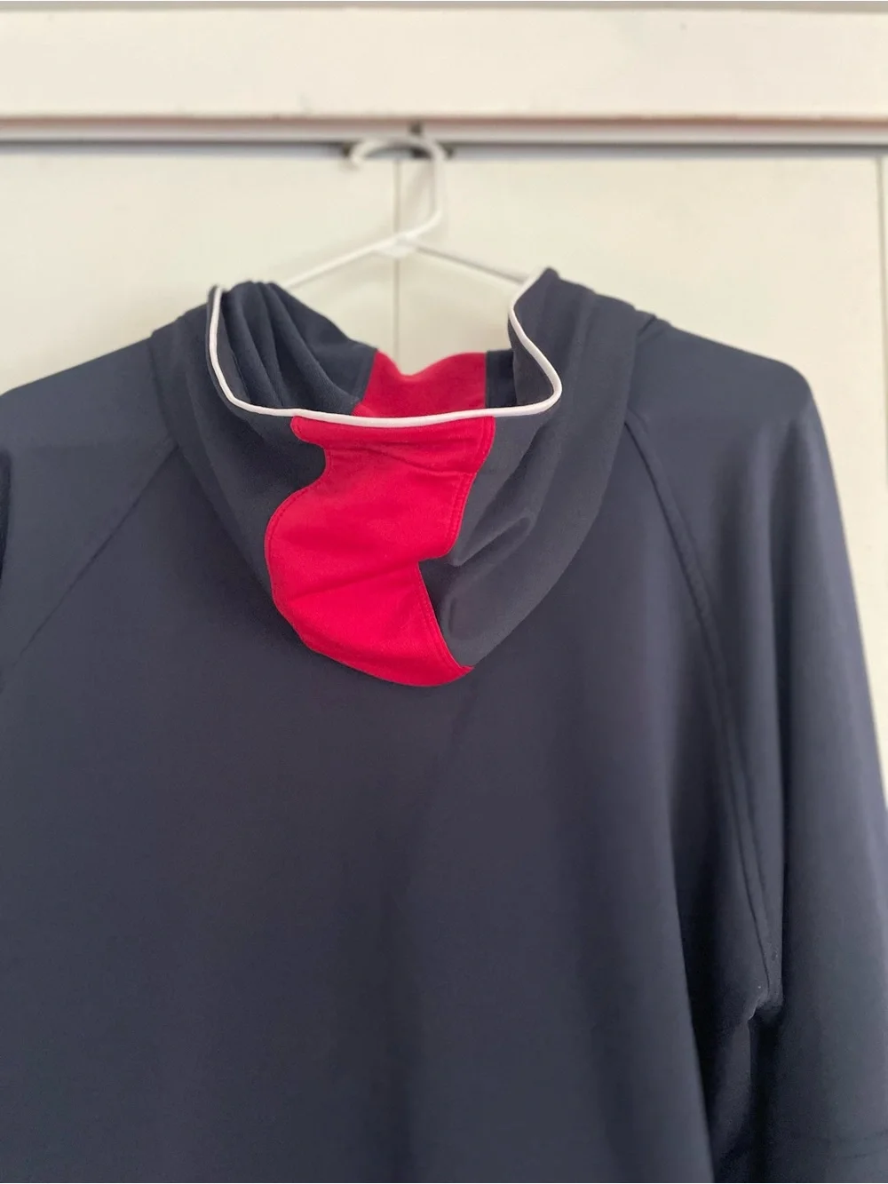 Women’s XL Nike Training Dri-Fit Navy/Red Hooded Jacket