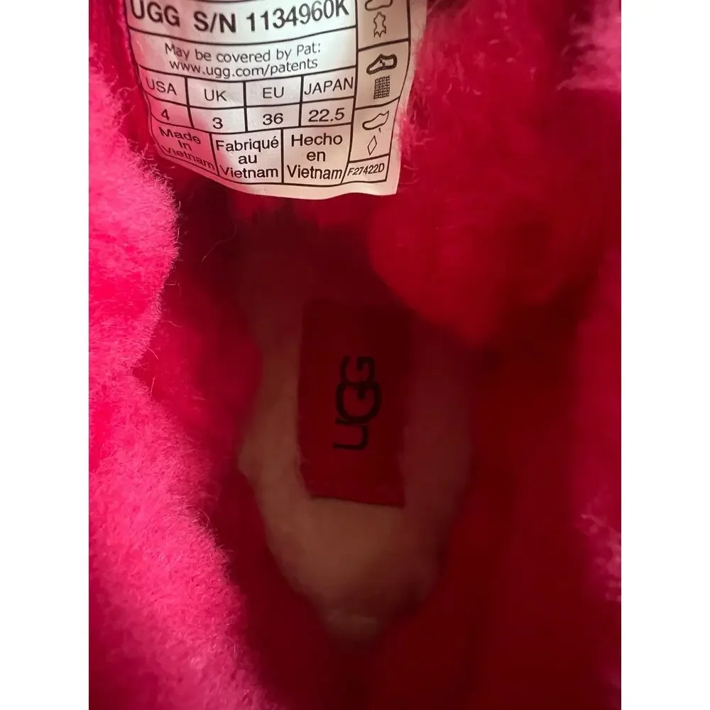 UGG new without