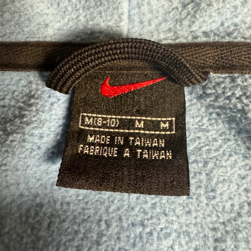 Nike jacket features