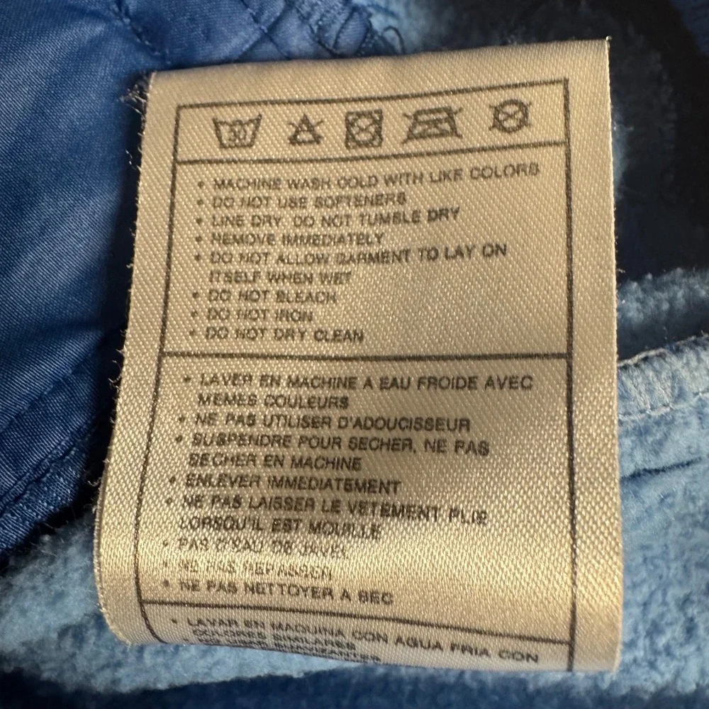 Nike jacket features