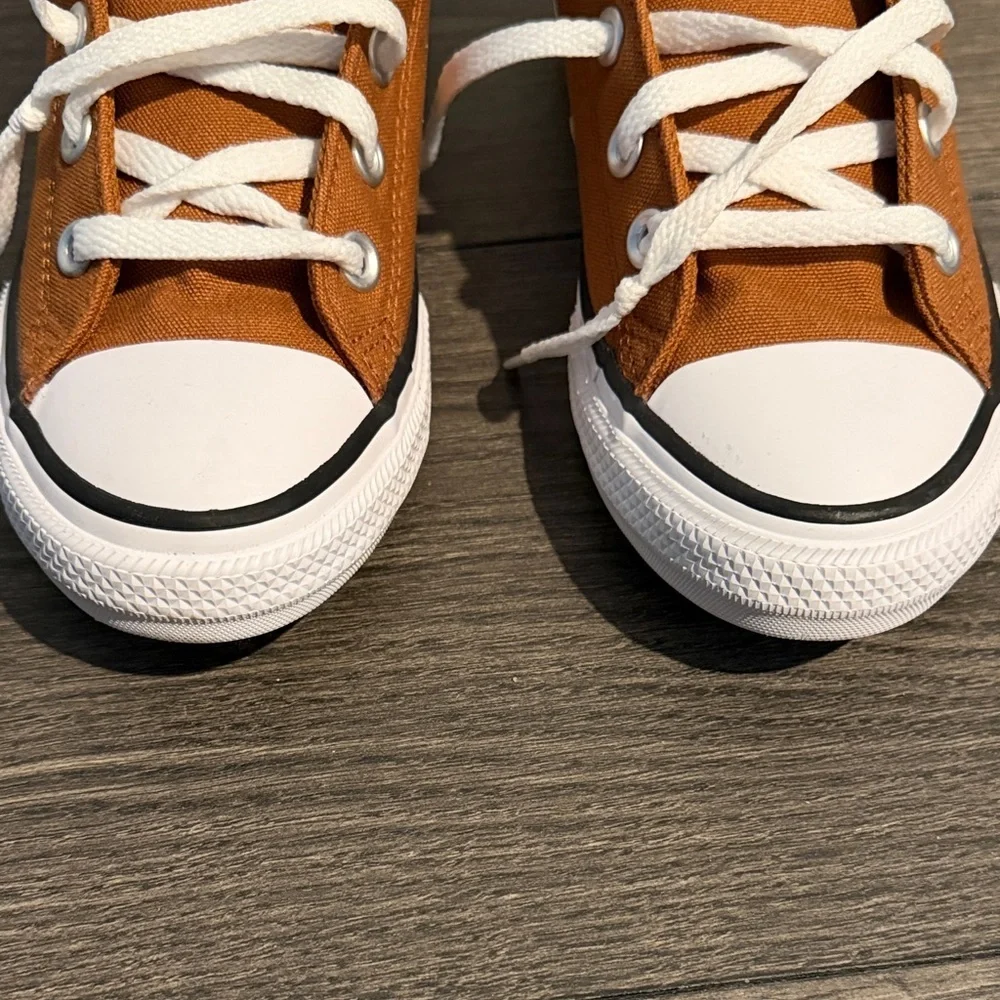 Converse comes box