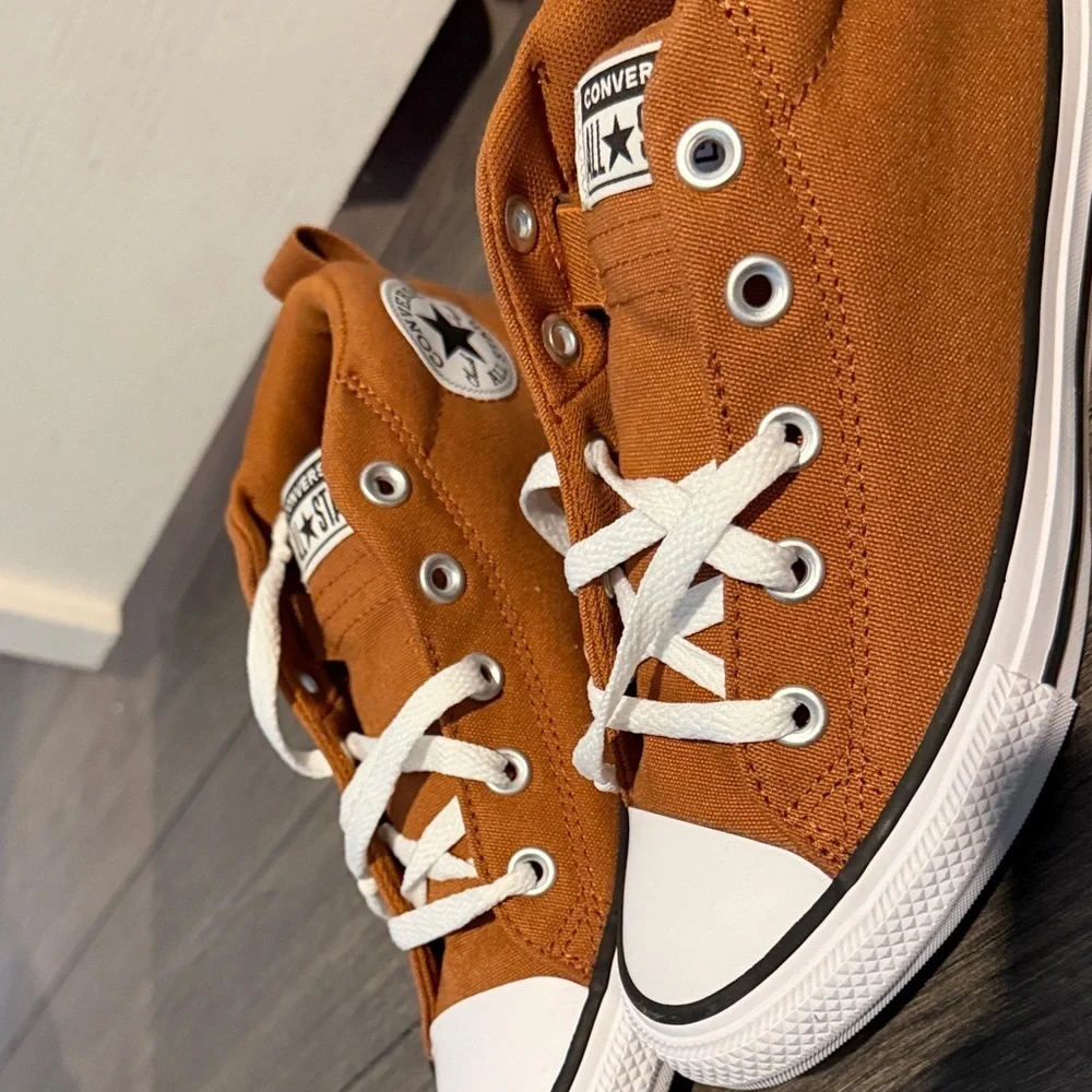 Converse comes box
