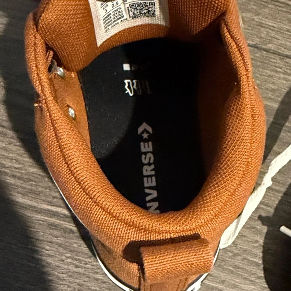 Converse comes box