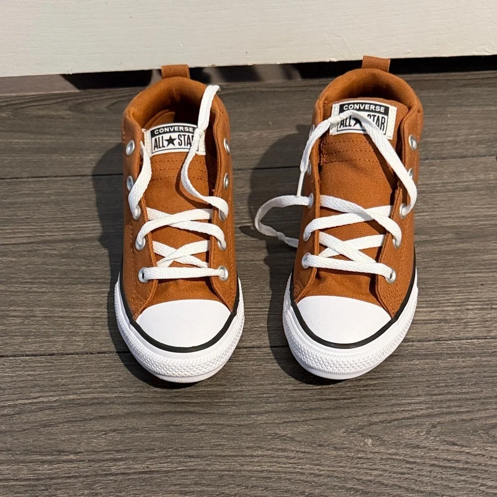 Converse comes box