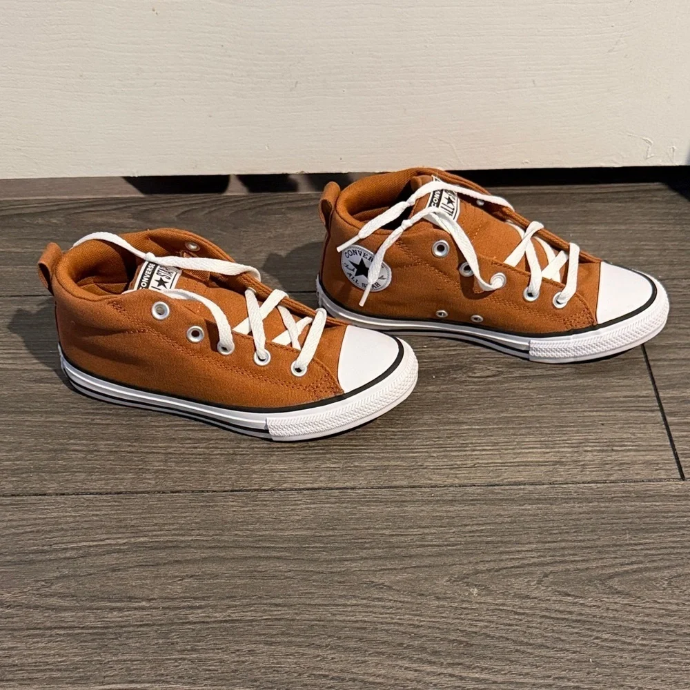 Converse comes box