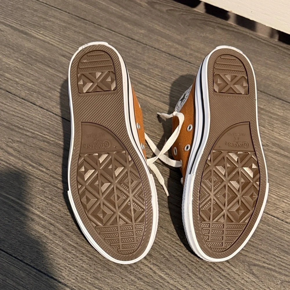 Converse comes box