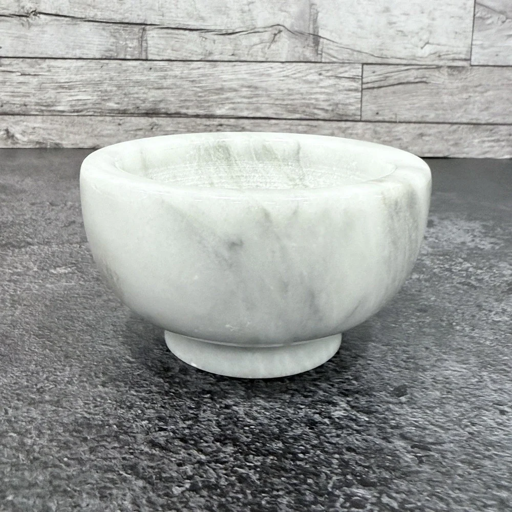 Unmarked marble salt