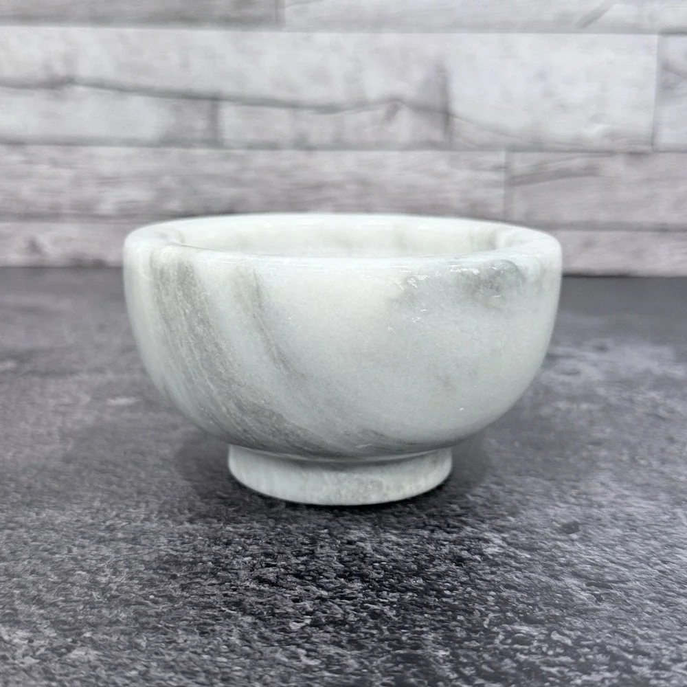 Unmarked marble salt