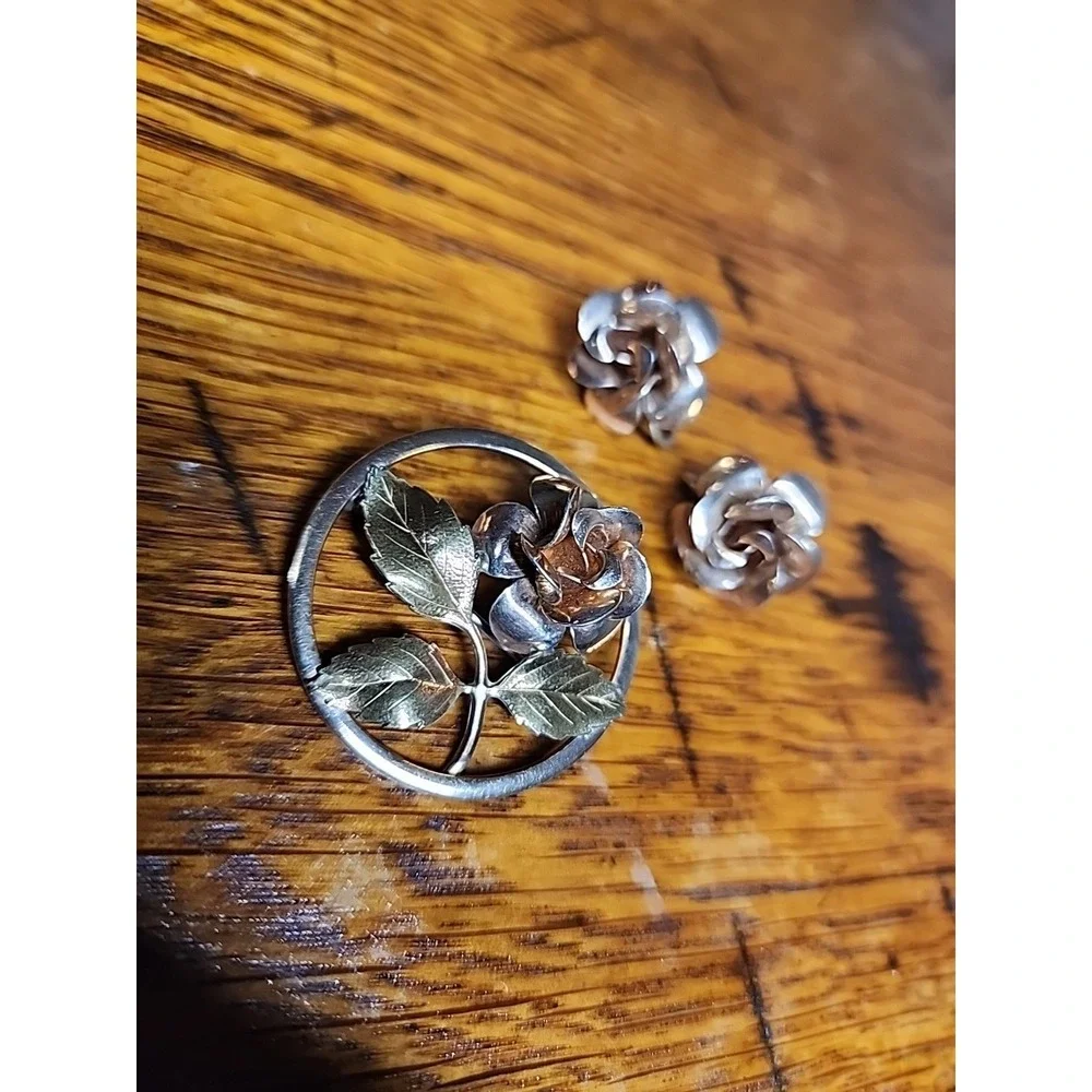 Richard Krementz Gemstones add touch