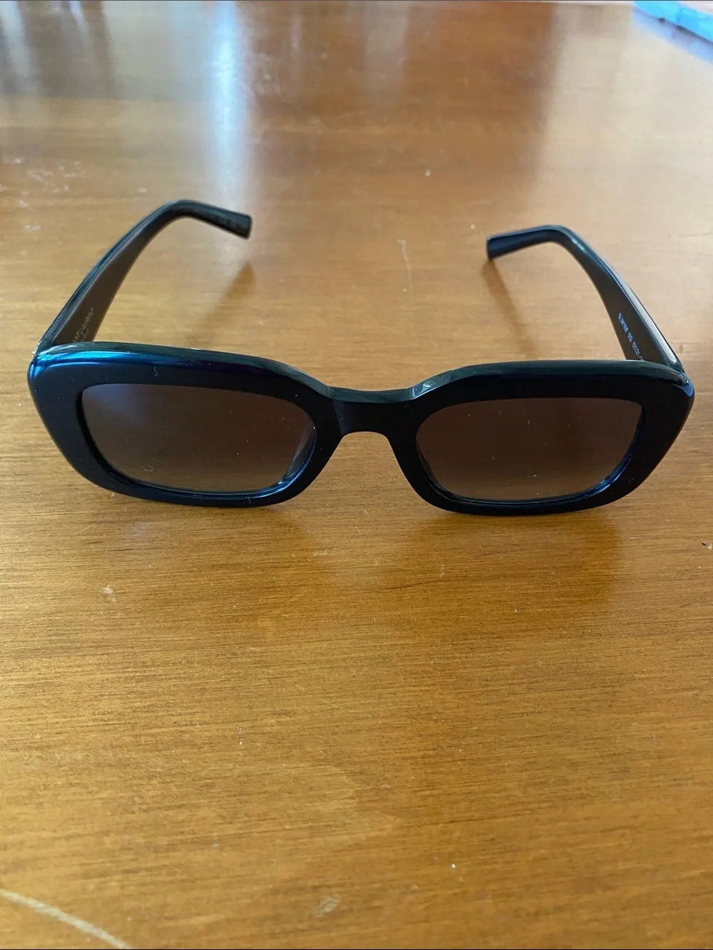 Saint Laurent Paris gorgeous stunning sunglasses. Very classy. SL M130/F
