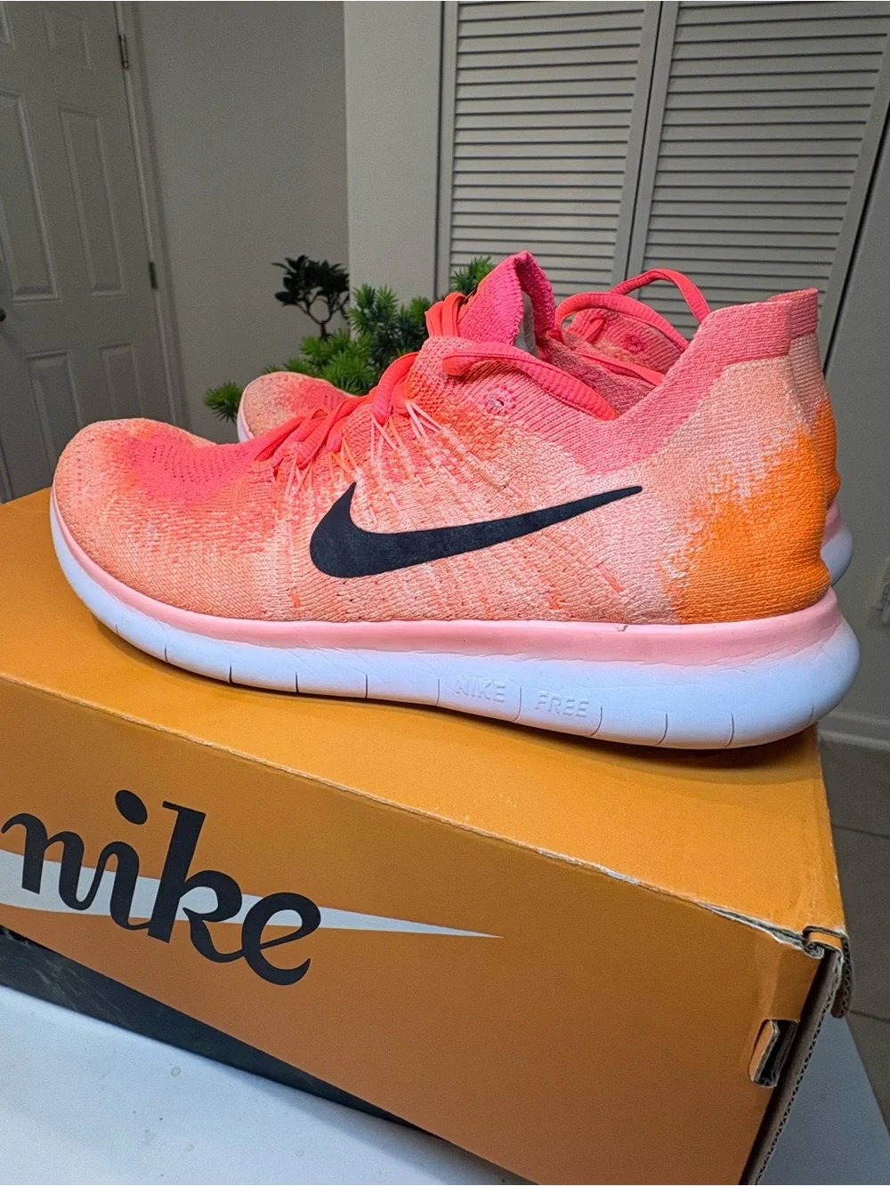 Nike Women’s Free RN Flyknit Running Shoes - Pink/Orange/Coral *Rare* Sz 7.5