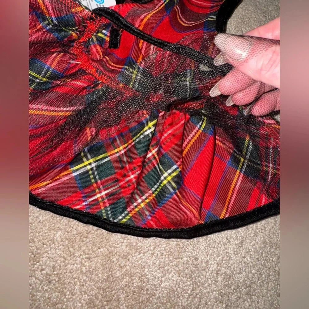 max’s closet red holiday