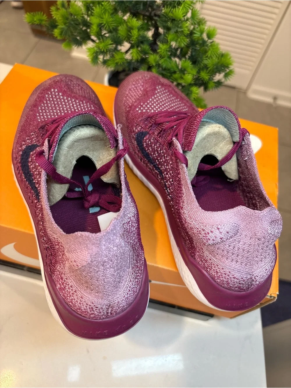 Nike Free Rn Flyknit Beet Root Red Women’s size 8 Rare running shoes
