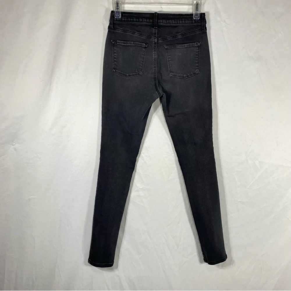 Old Navy waist 25”