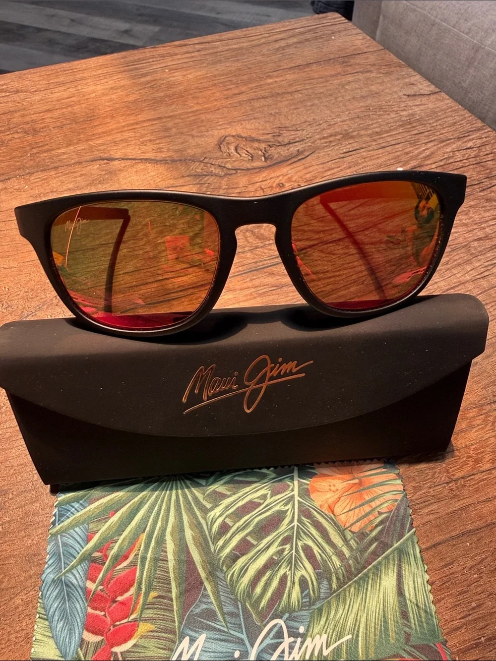 Maui Jim selling pair