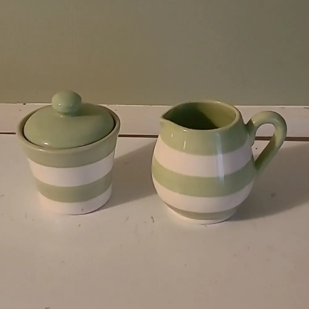 Sugar Bowl and Creamer