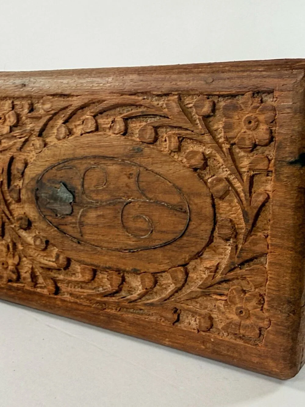 Unbranded wooden box
