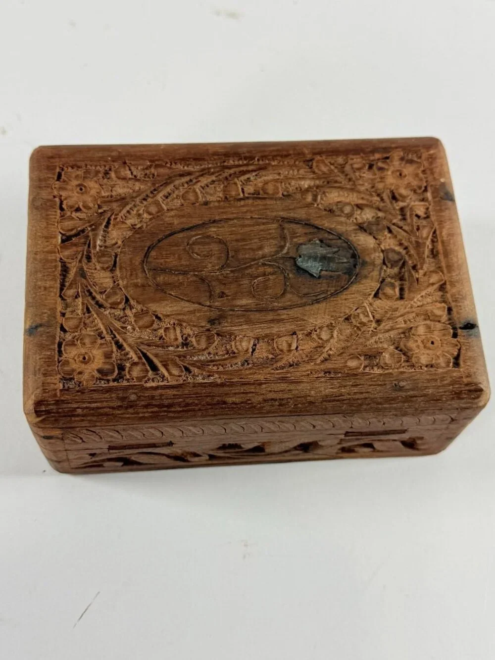 Unbranded wooden box
