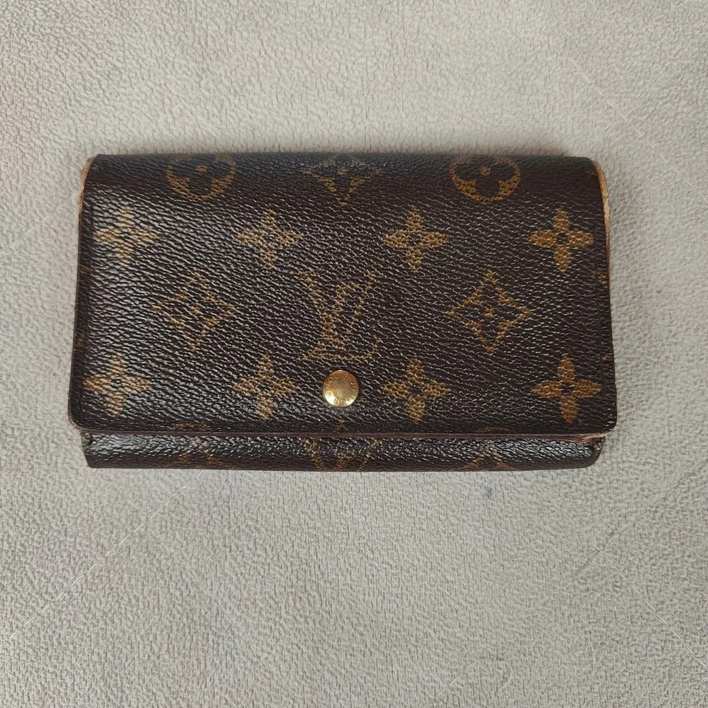 Louis Vuitton classic louis