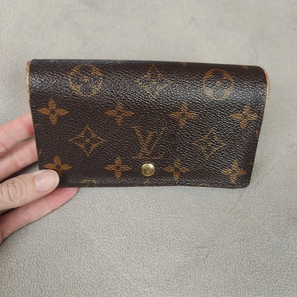 Louis Vuitton classic louis