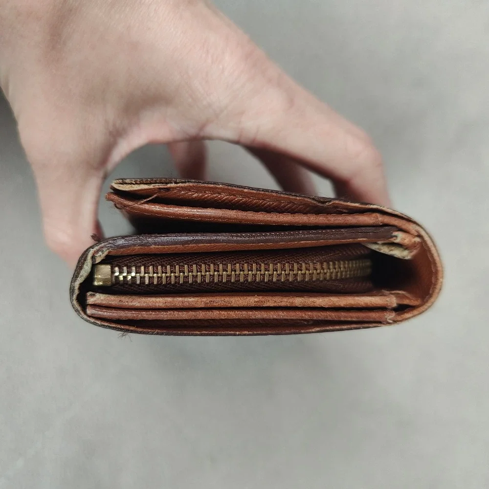 Louis Vuitton classic louis
