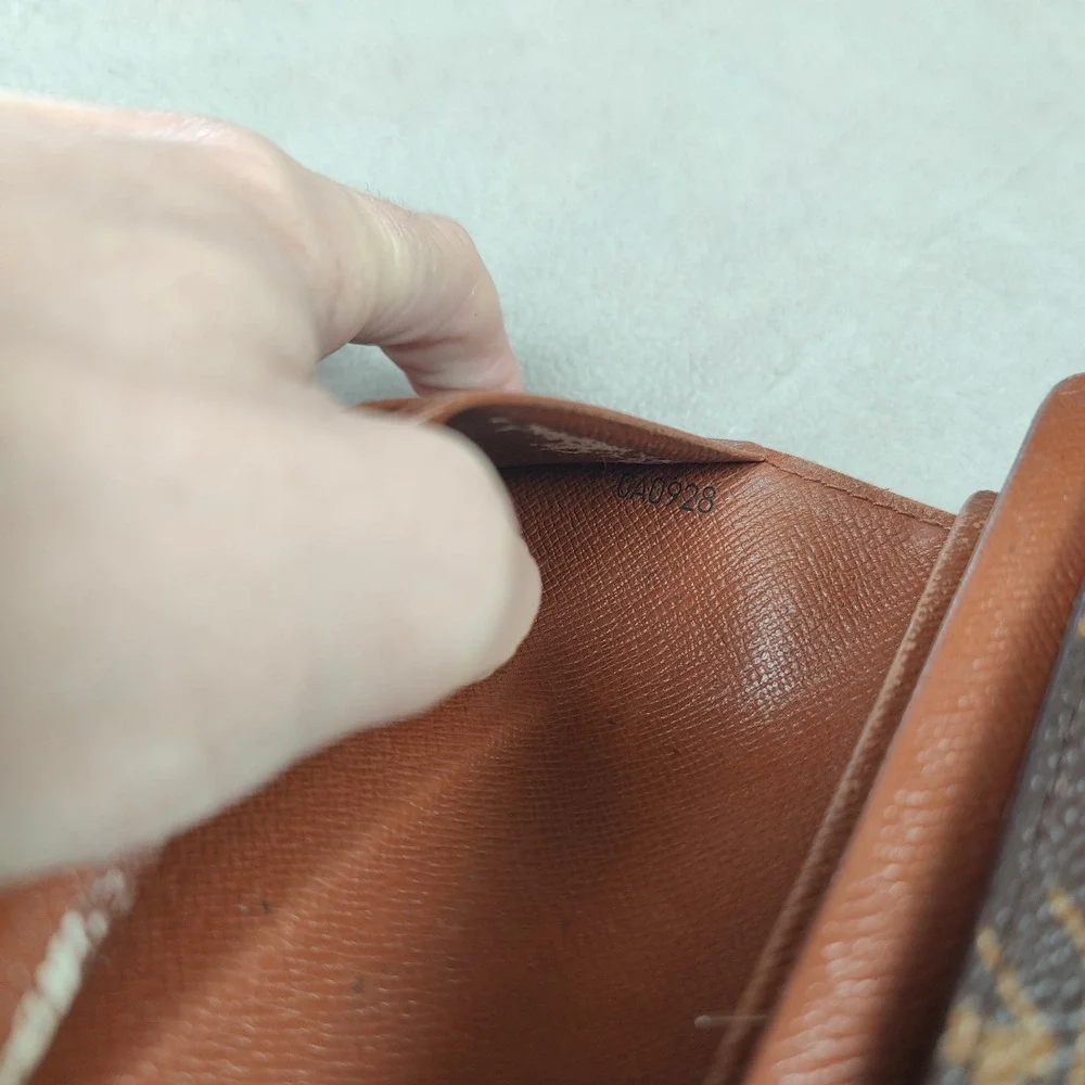 Louis Vuitton classic louis