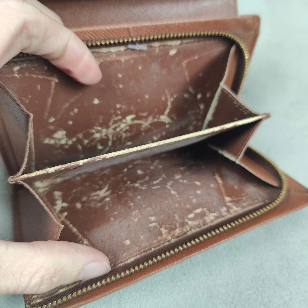 Louis Vuitton classic louis