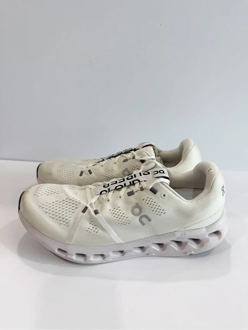 On Running running cloudsurfer