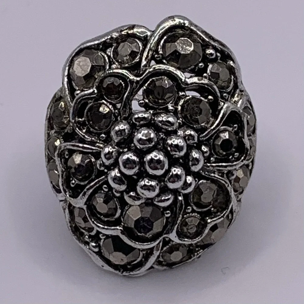 Vintage Hollycraft Ring Smoky Rhinestone Gunmetal Tone Floral Adjust 6.5 Plus