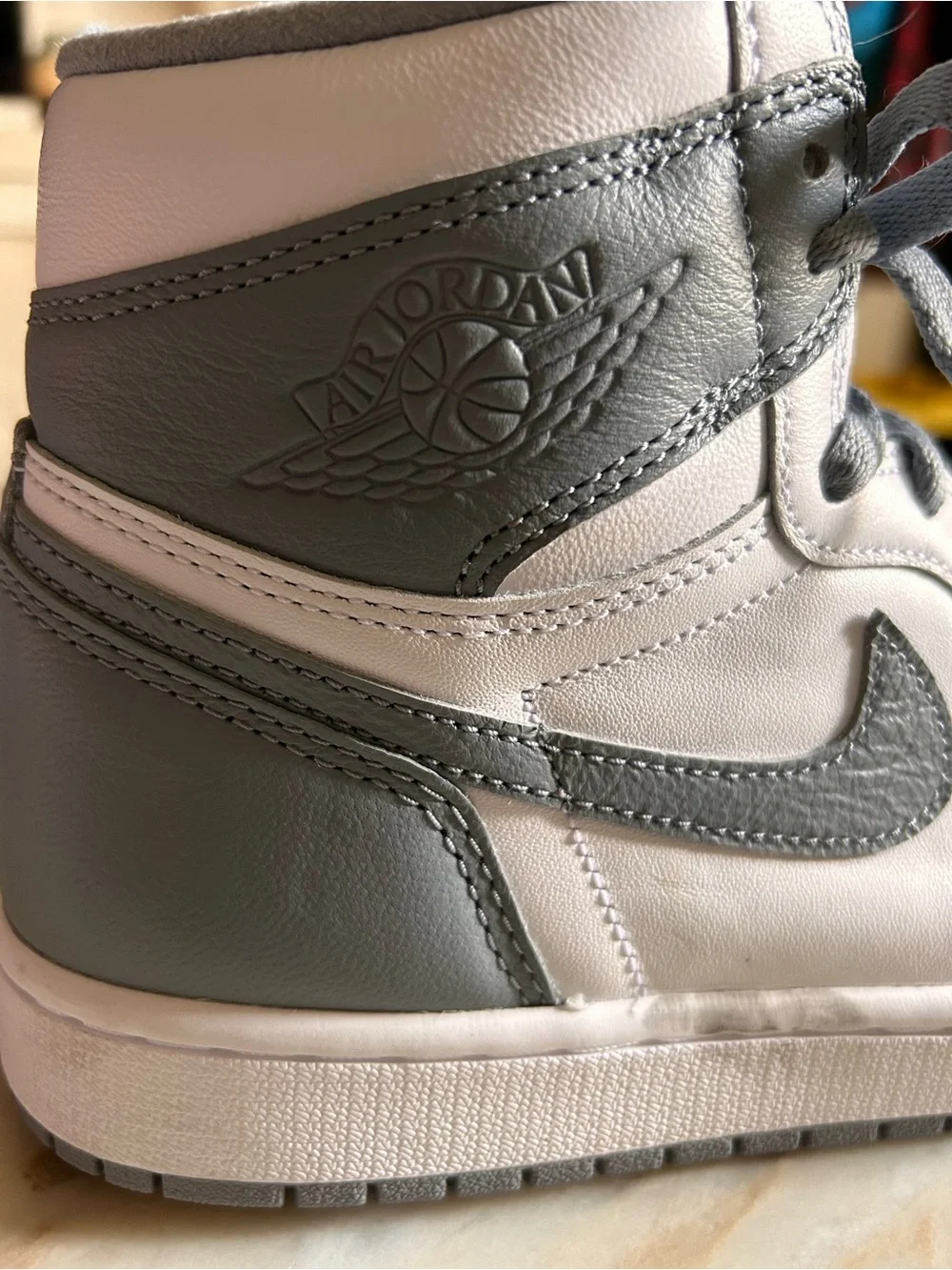 Nike Air Jordan 1 Retro High OG Size US 9 Mens Gray & White