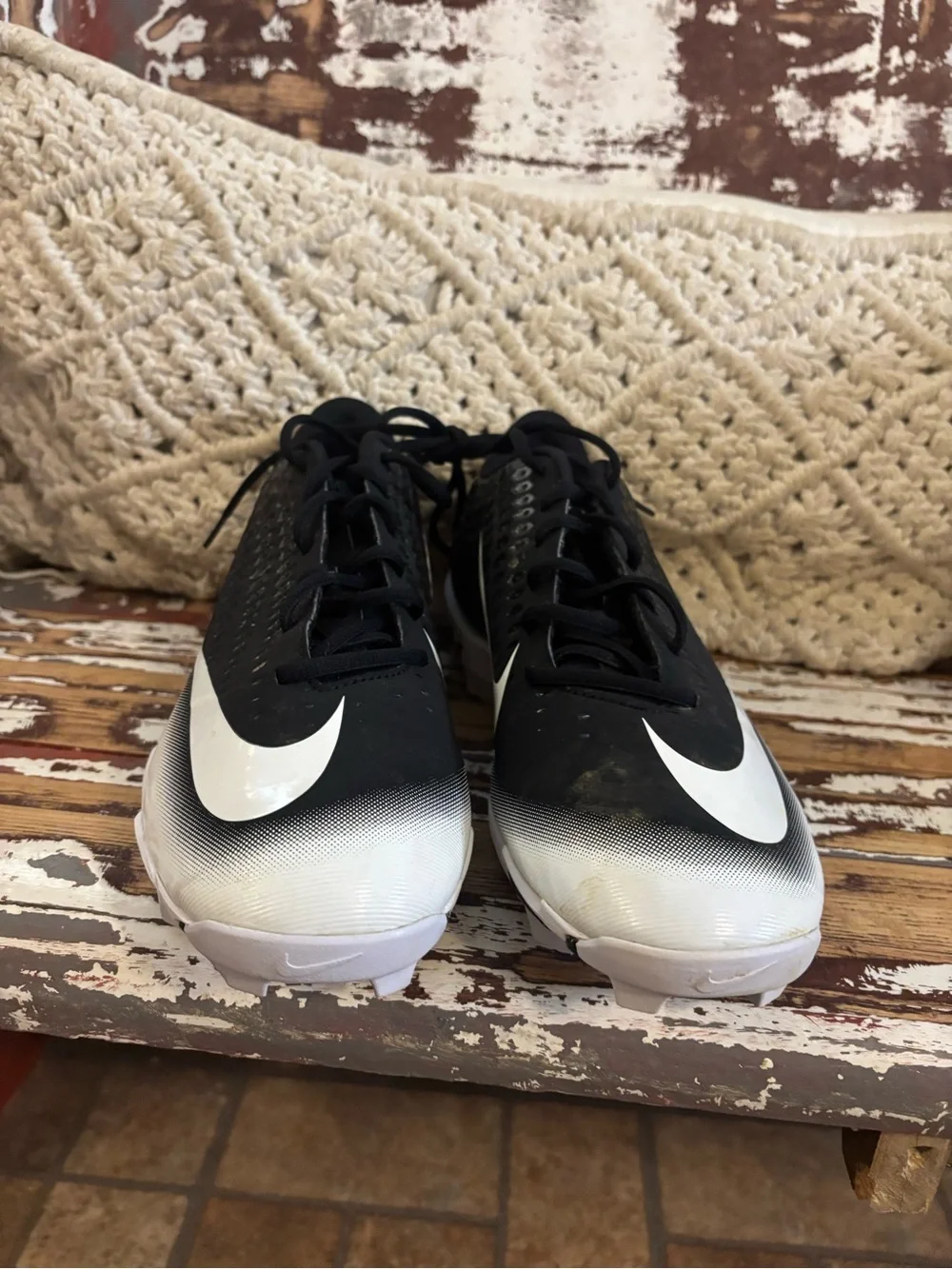 Nike low profile