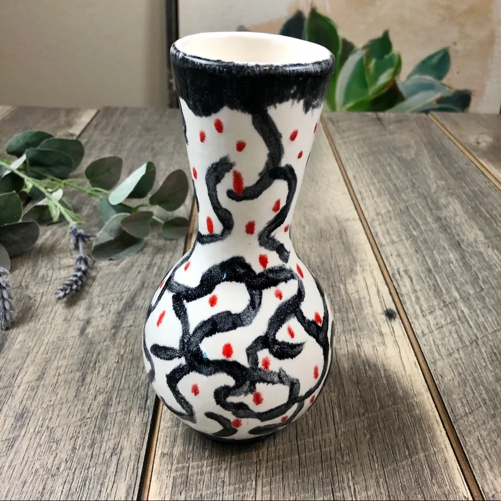 Small Accent Decor Red Black Boquet Vase