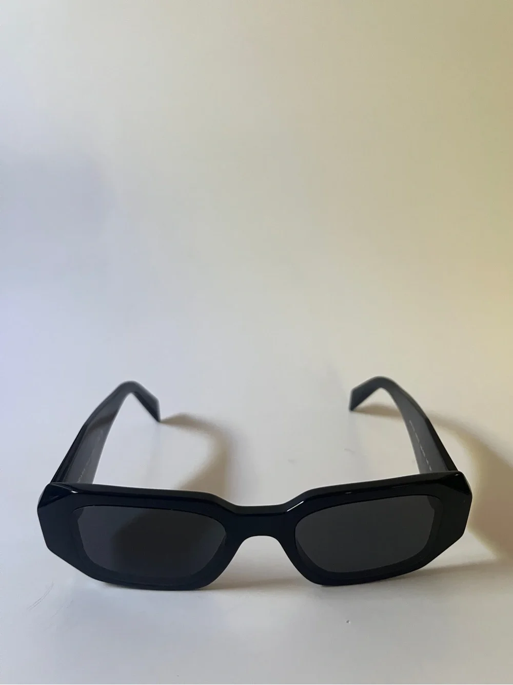 N/A black wear visible
