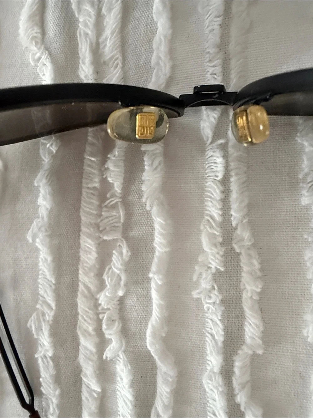 Givenchy classic aviator