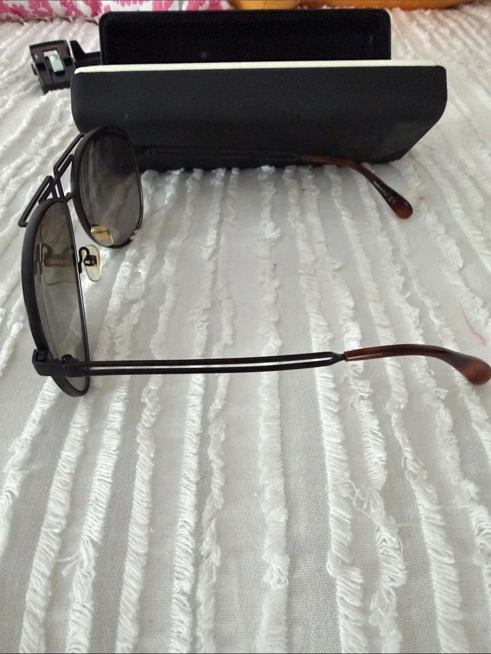 Givenchy classic aviator