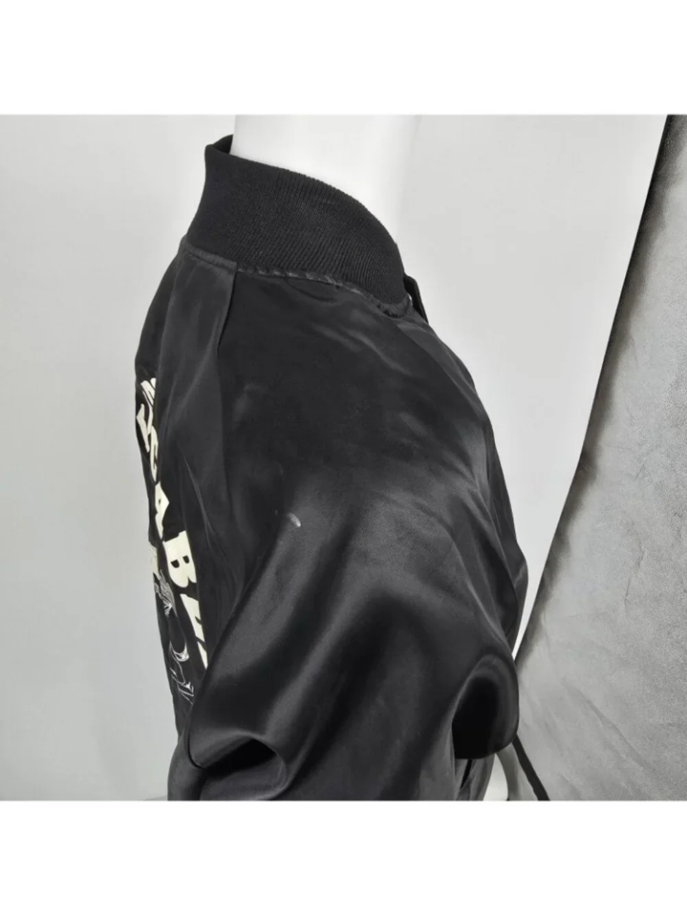 Auburn Sportswear rips early 15%