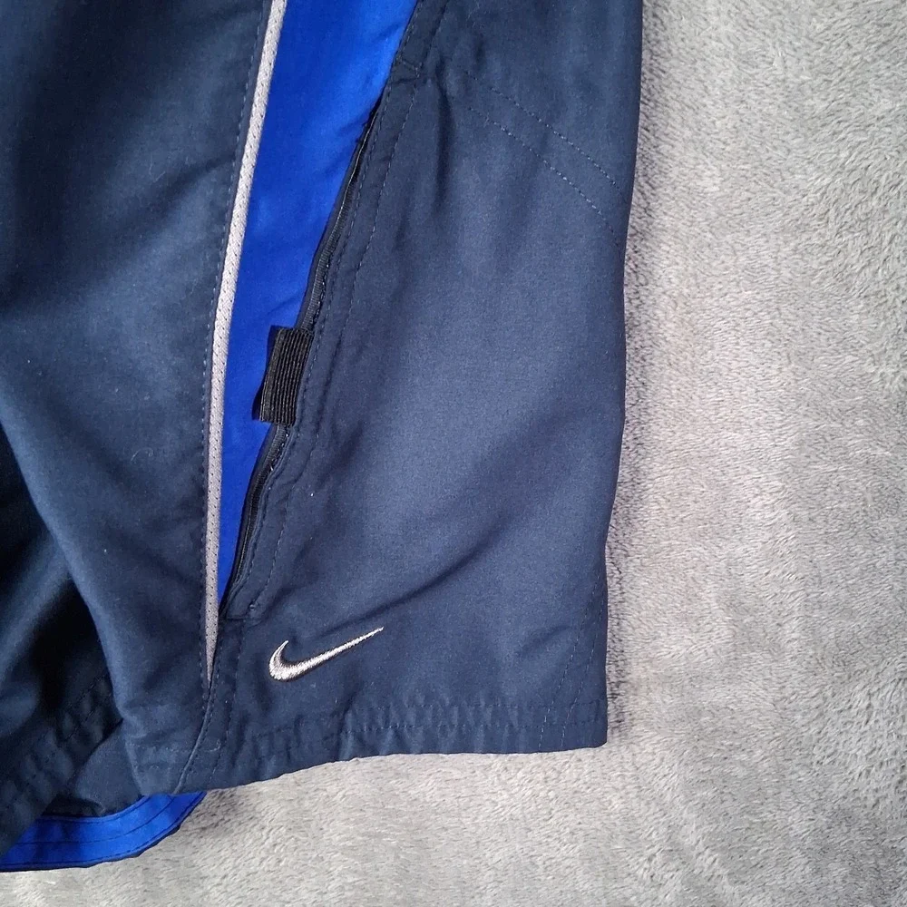 Nike men volley