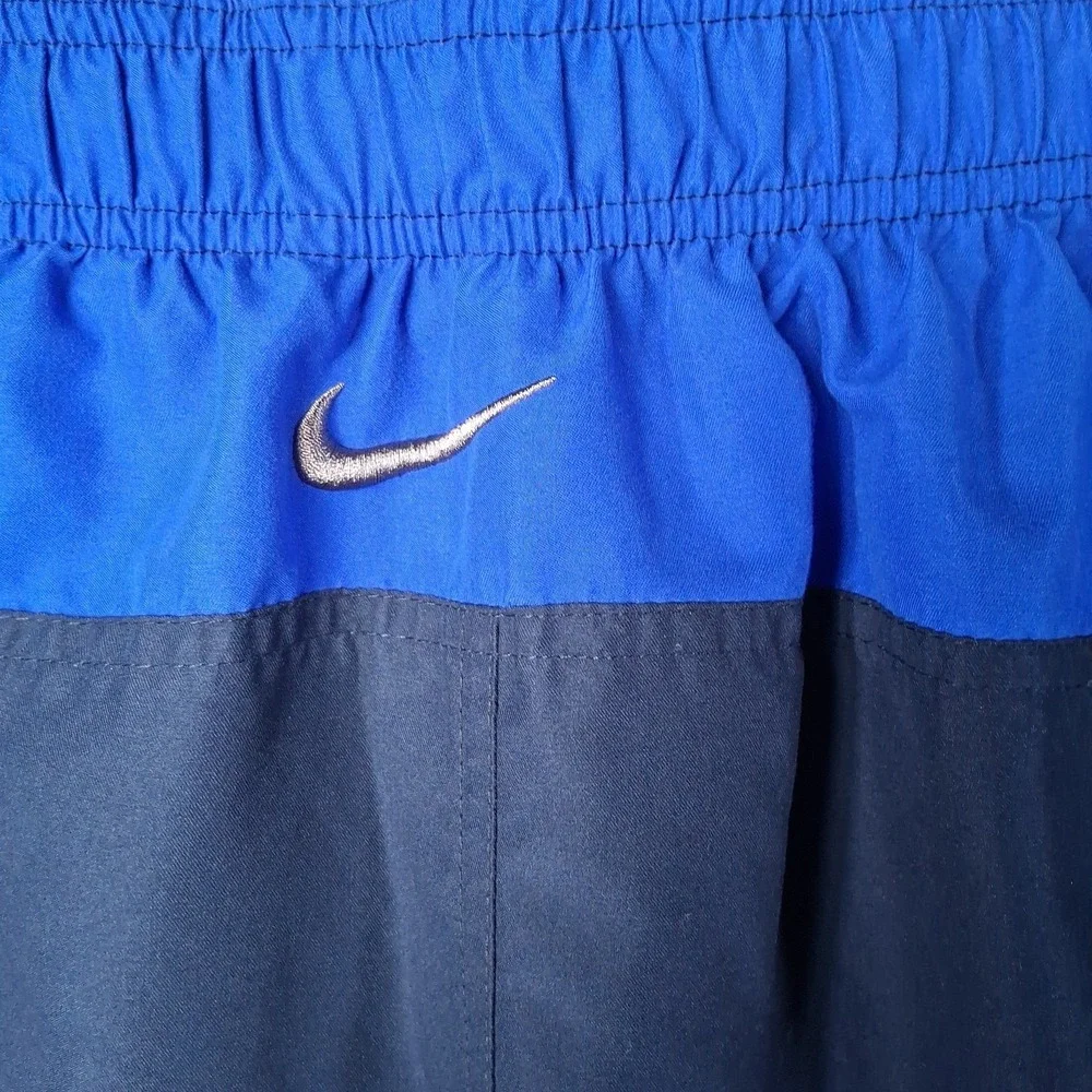 Nike men volley