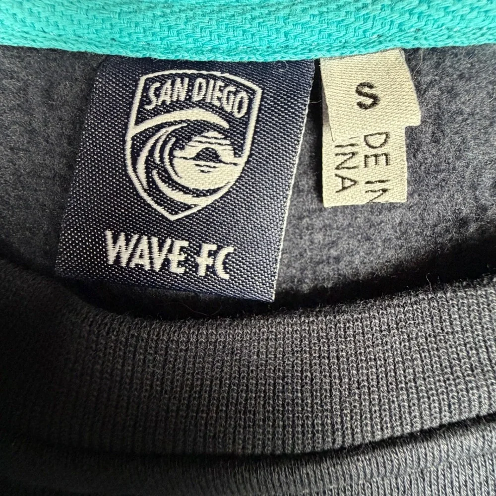 San Diego Wave FC Mens Small Sweatshirt Black NWSL Soccer Pullover Crewneck